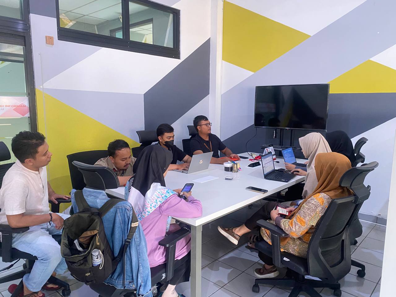 Transfer Knowledge terkait TelU-Connect Transfer Knowledge terkait TelU-Connect