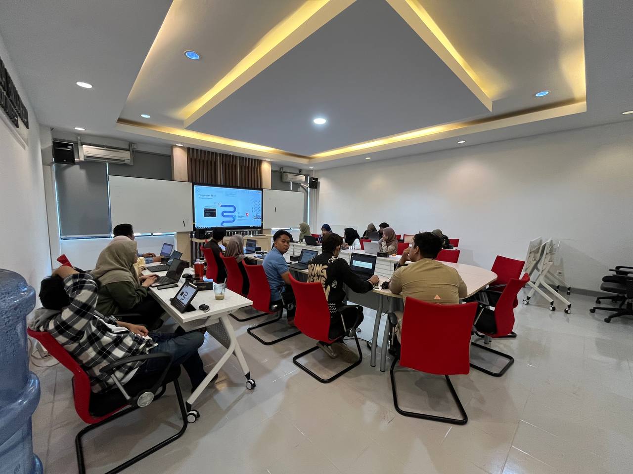 Sosialisasi Aplikasi Ticketing Service Desk dan Evaluasi Problem Manajemen Eksekutor 2024 Sosialisasi Aplikasi Ticketing Service Desk dan Evaluasi Problem Manajemen Eksekutor 2024
